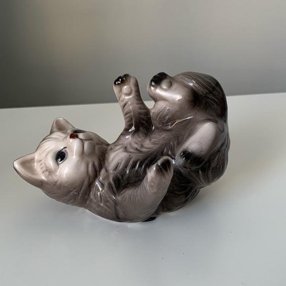 Vintage hand painted ceramic cat figurine - Picture 3 of 7